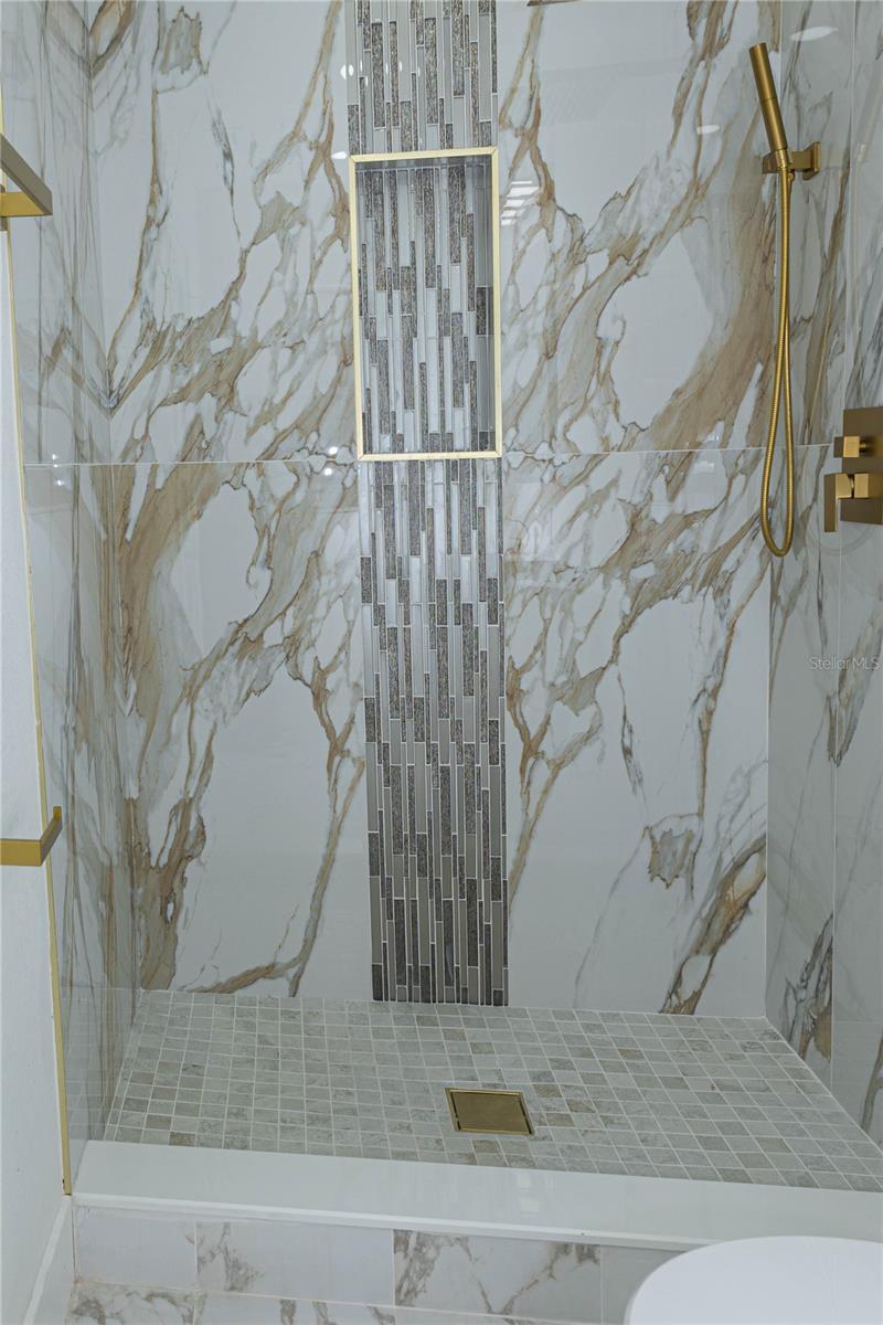 Image 11 of 33 For 3228 Grove Street