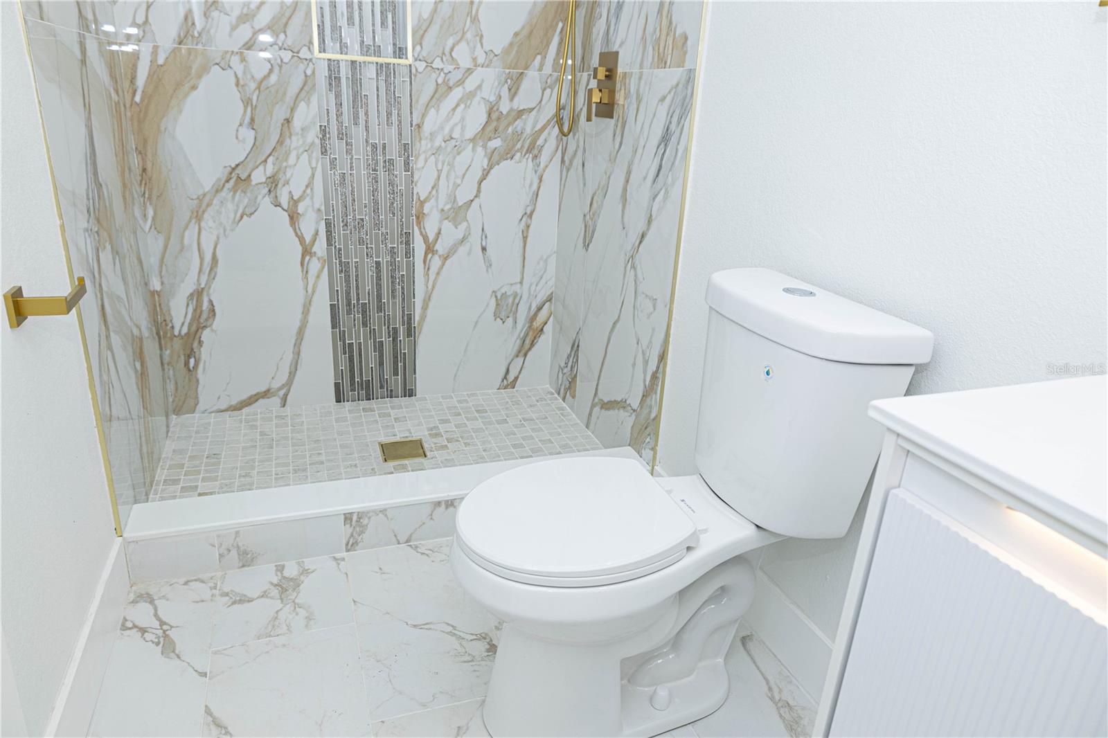 Image 12 of 33 For 3228 Grove Street