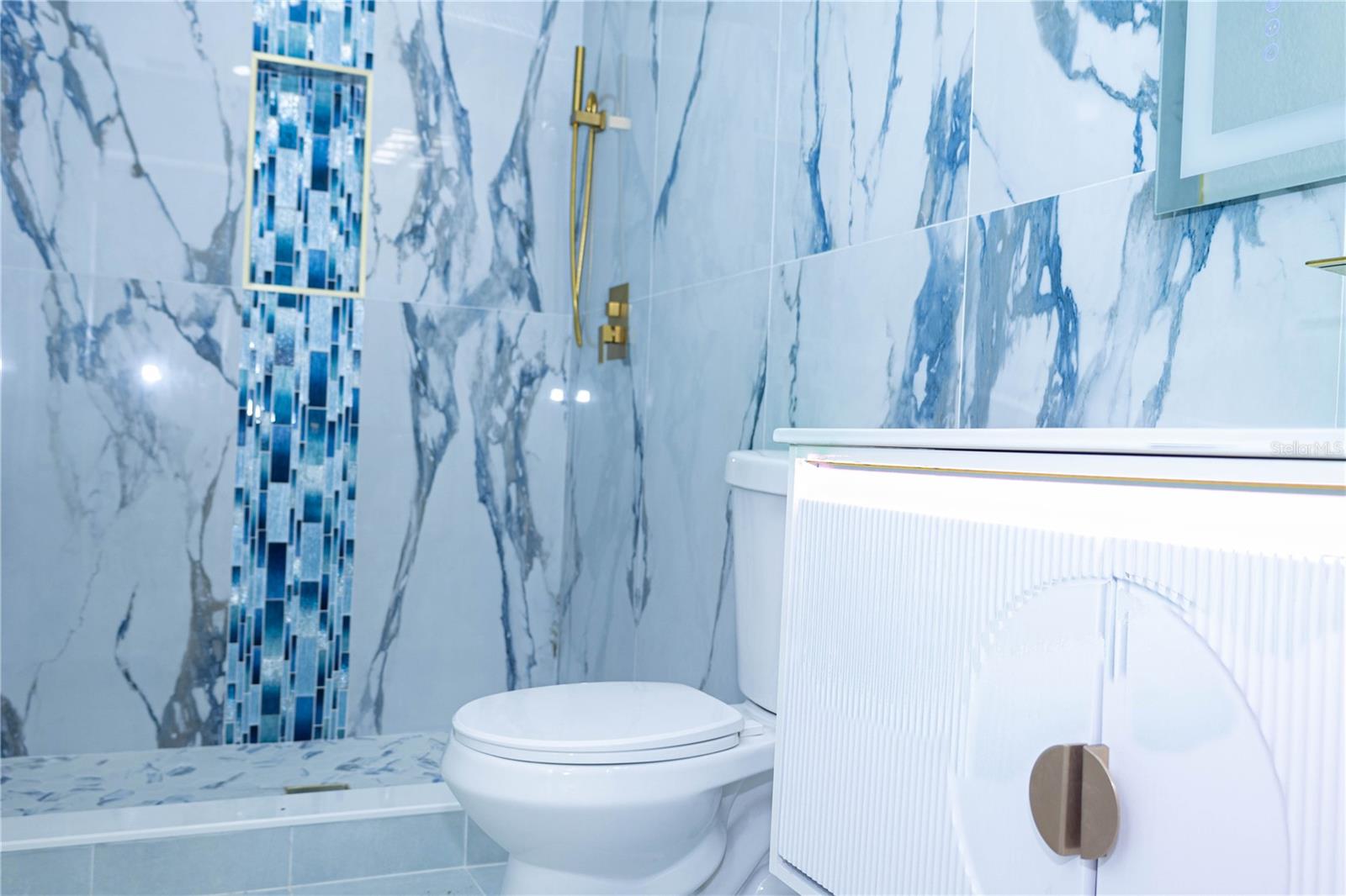 Image 16 of 33 For 3228 Grove Street