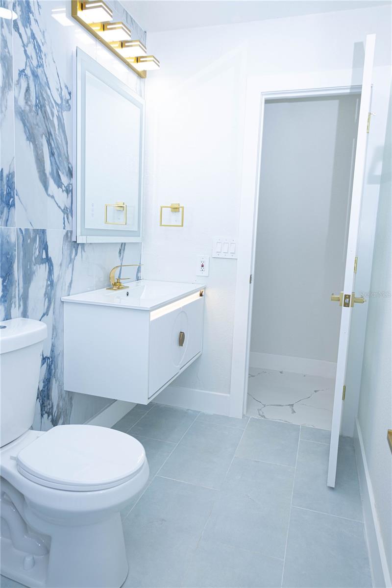 Image 18 of 33 For 3228 Grove Street