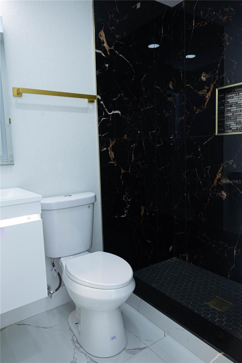 Image 21 of 33 For 3228 Grove Street