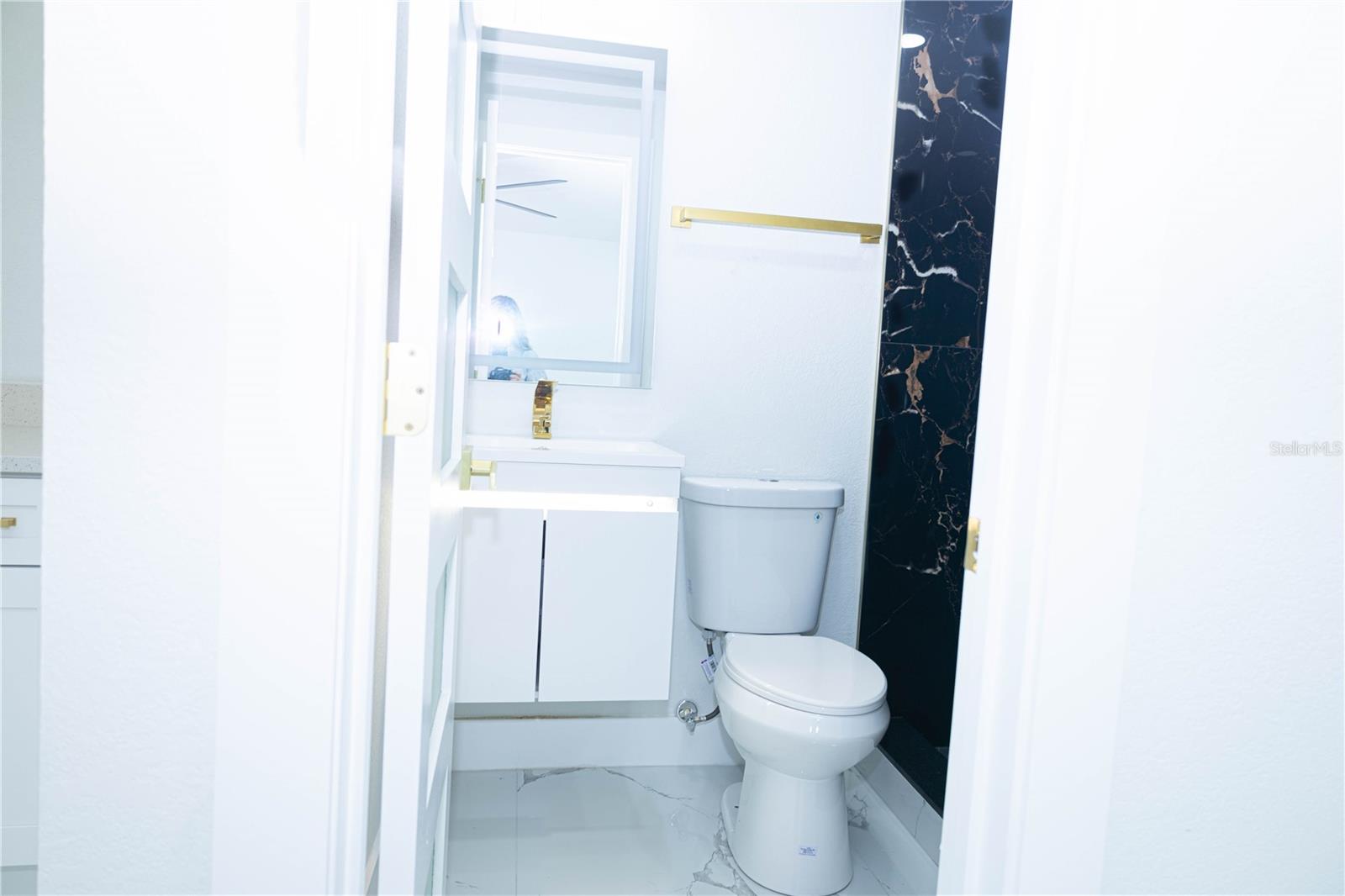 Image 24 of 33 For 3228 Grove Street