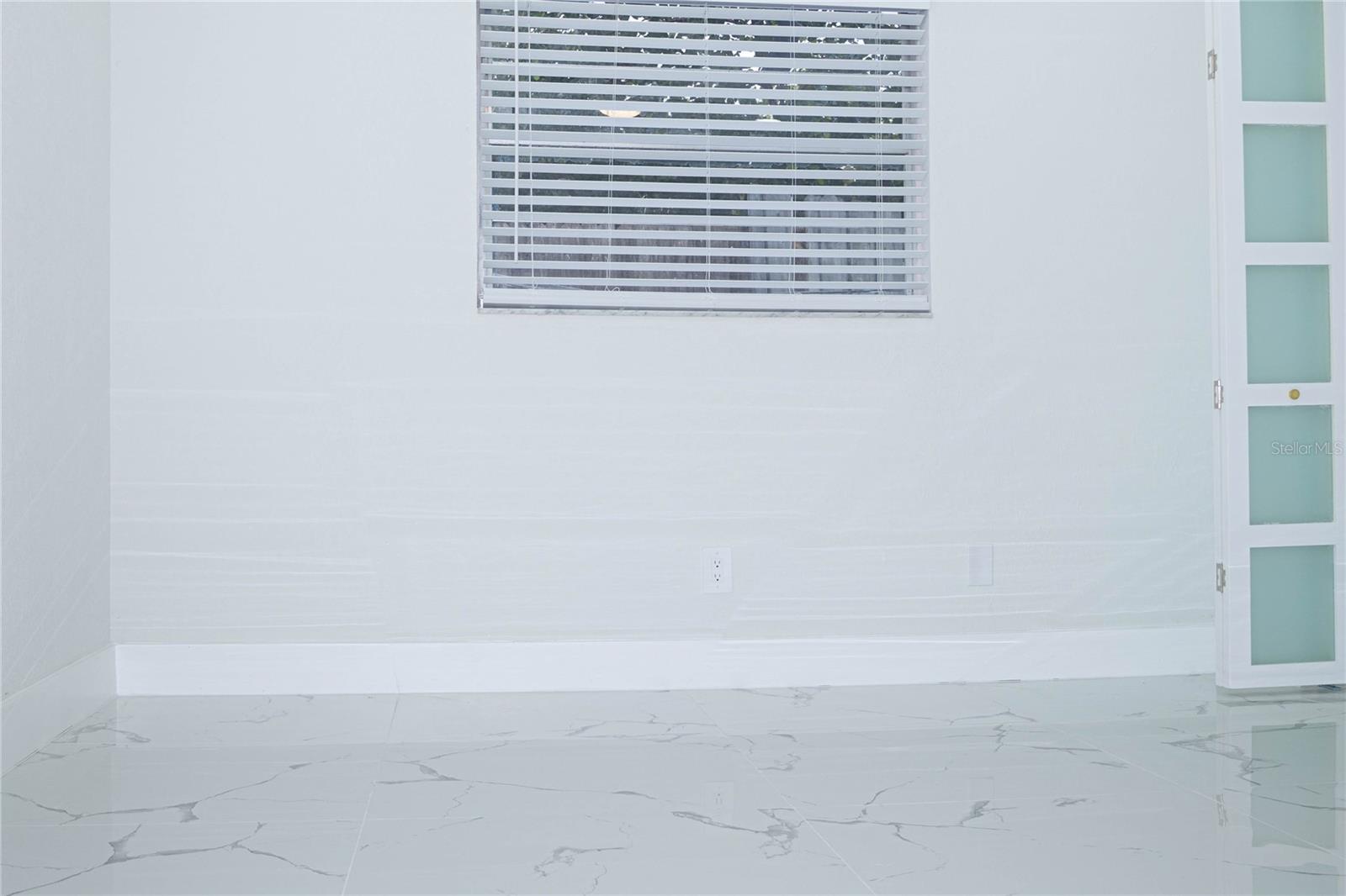 Image 28 of 33 For 3228 Grove Street