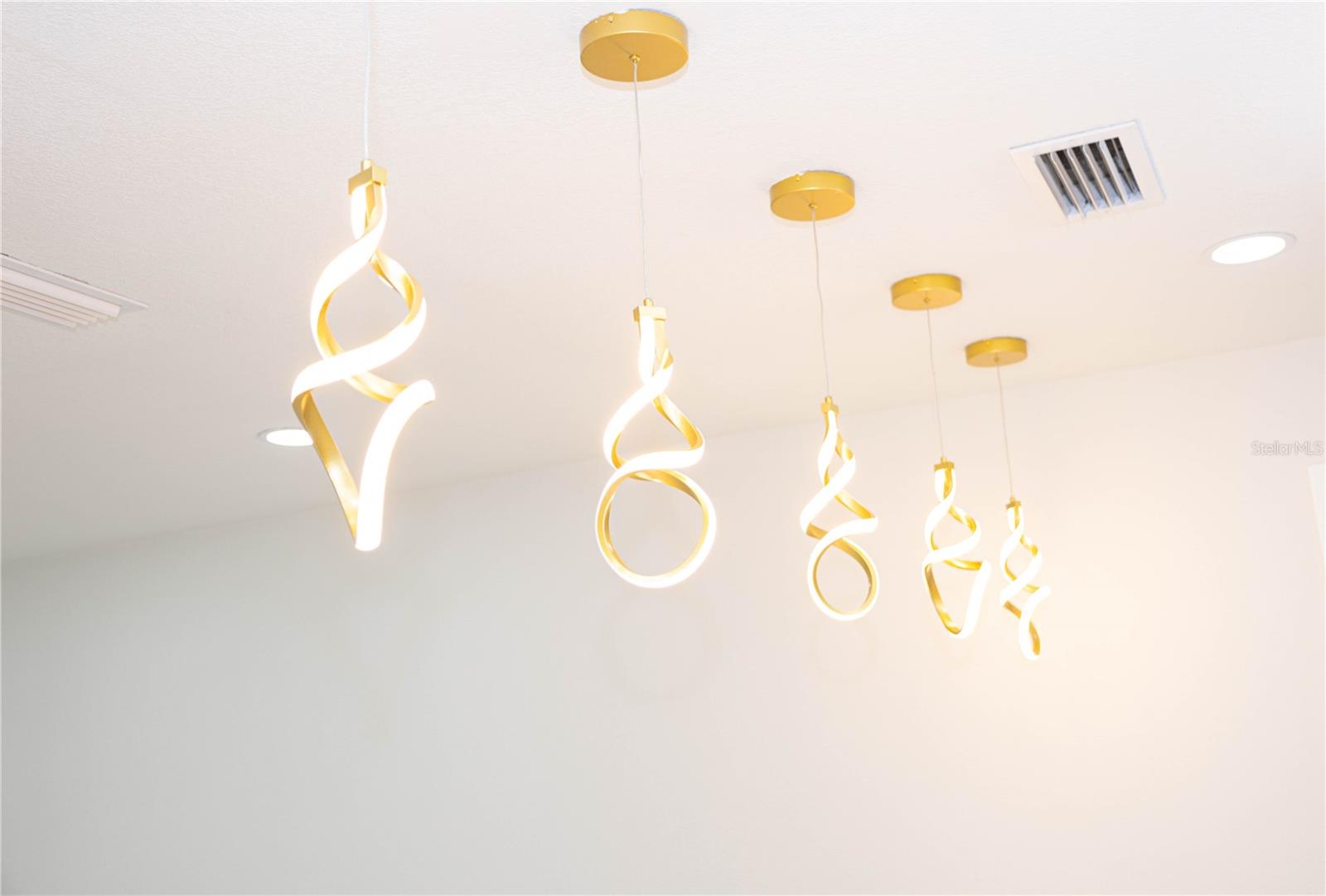 Image 9 of 33 For 3228 Grove Street