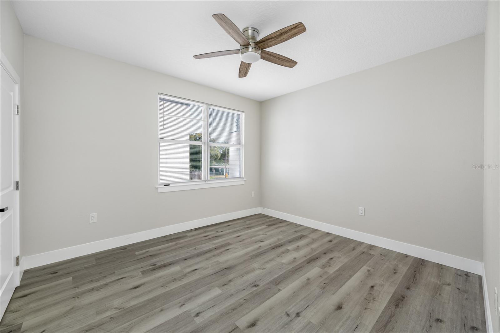 Image 5 of 13 For 1039 1-2 53rd Avenue N