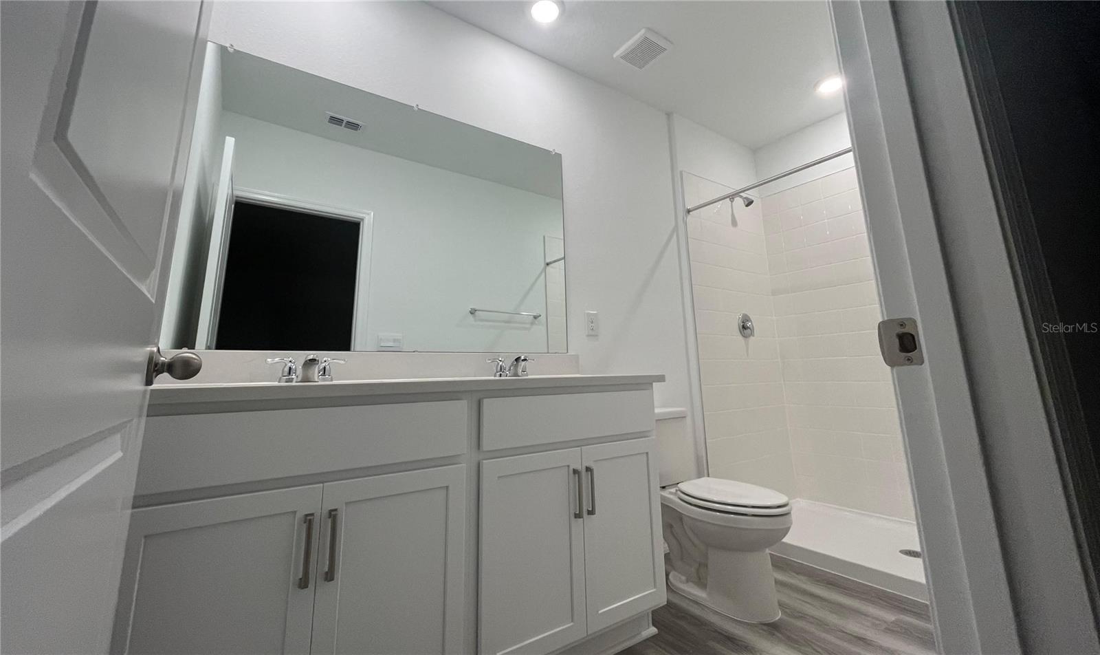 Image 18 of 40 For 31268 Paper Birch Street