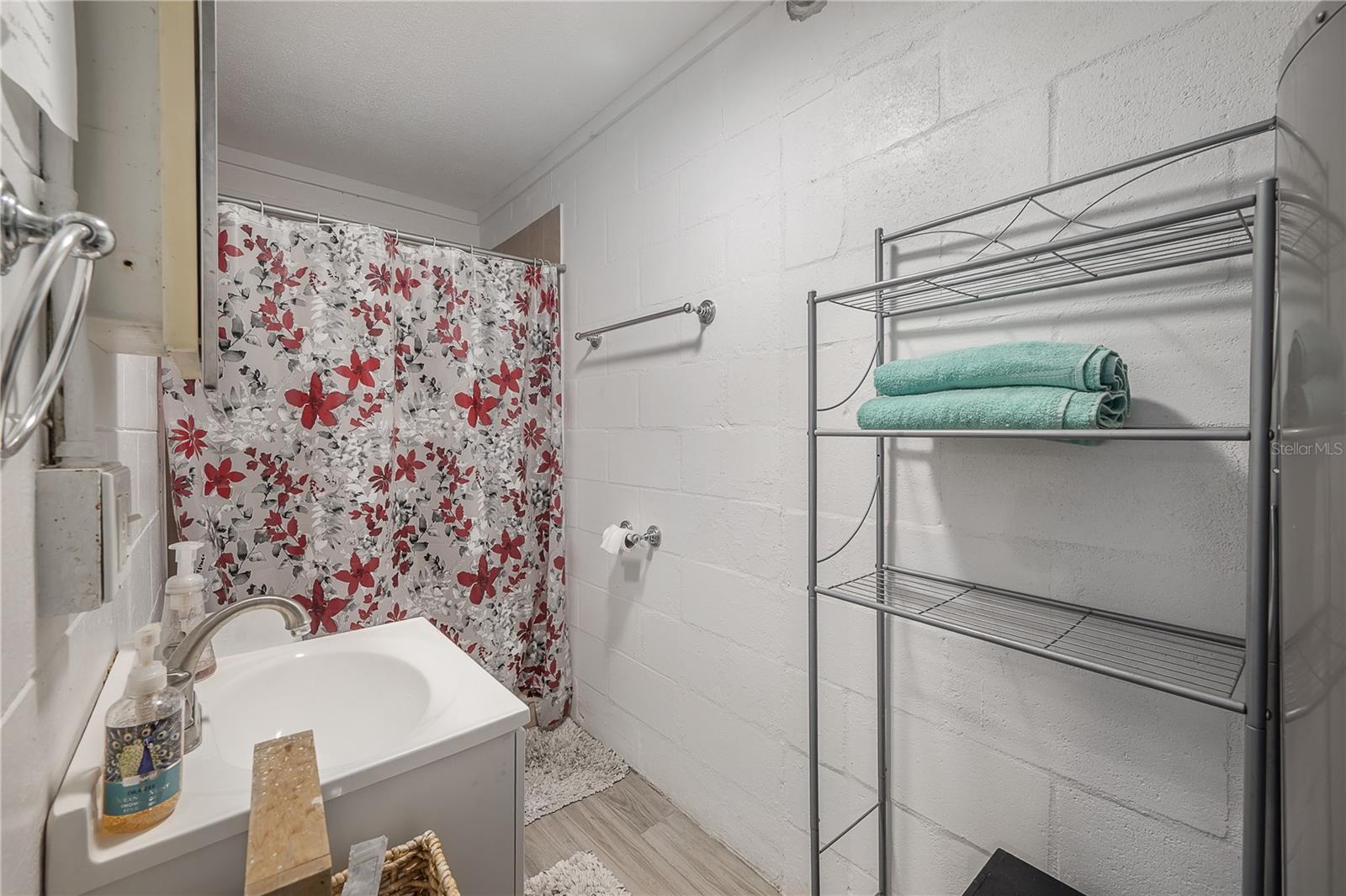 Image 12 of 33 For 1402 28th Avenue