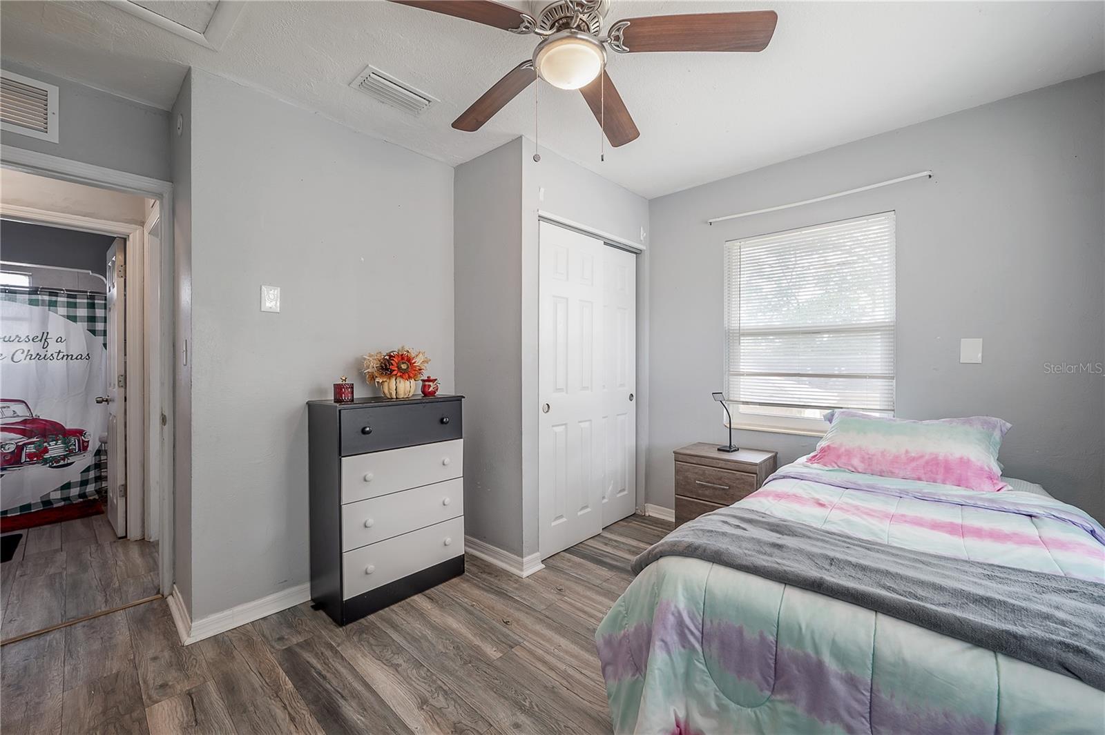 Image 18 of 33 For 1402 28th Avenue