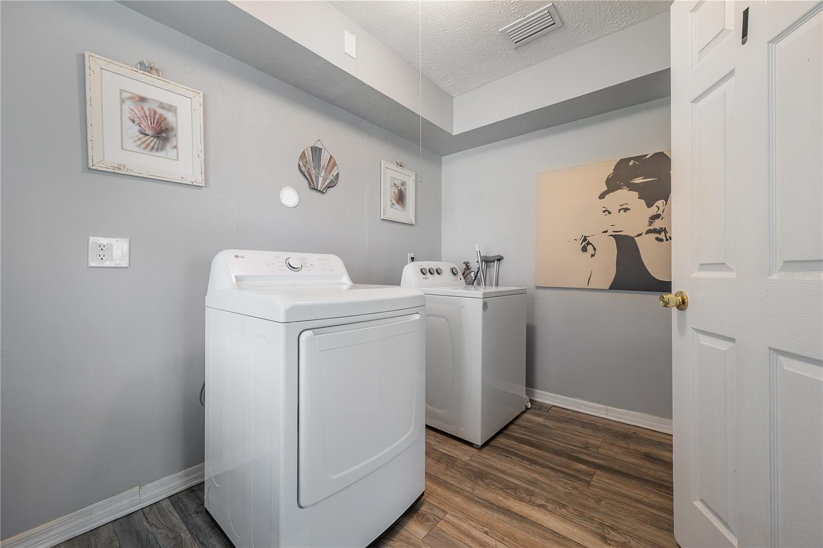 Image 22 of 33 For 1402 28th Avenue