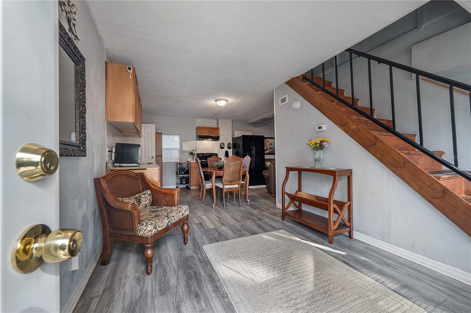 Image 3 of 33 For 1402 28th Avenue