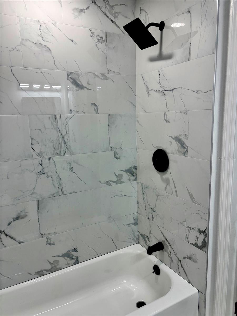 Listing photo id 22 for 1301 Woodbine Street