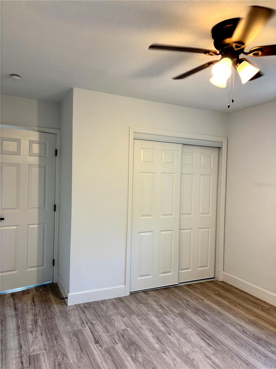 Listing photo id 23 for 1301 Woodbine Street