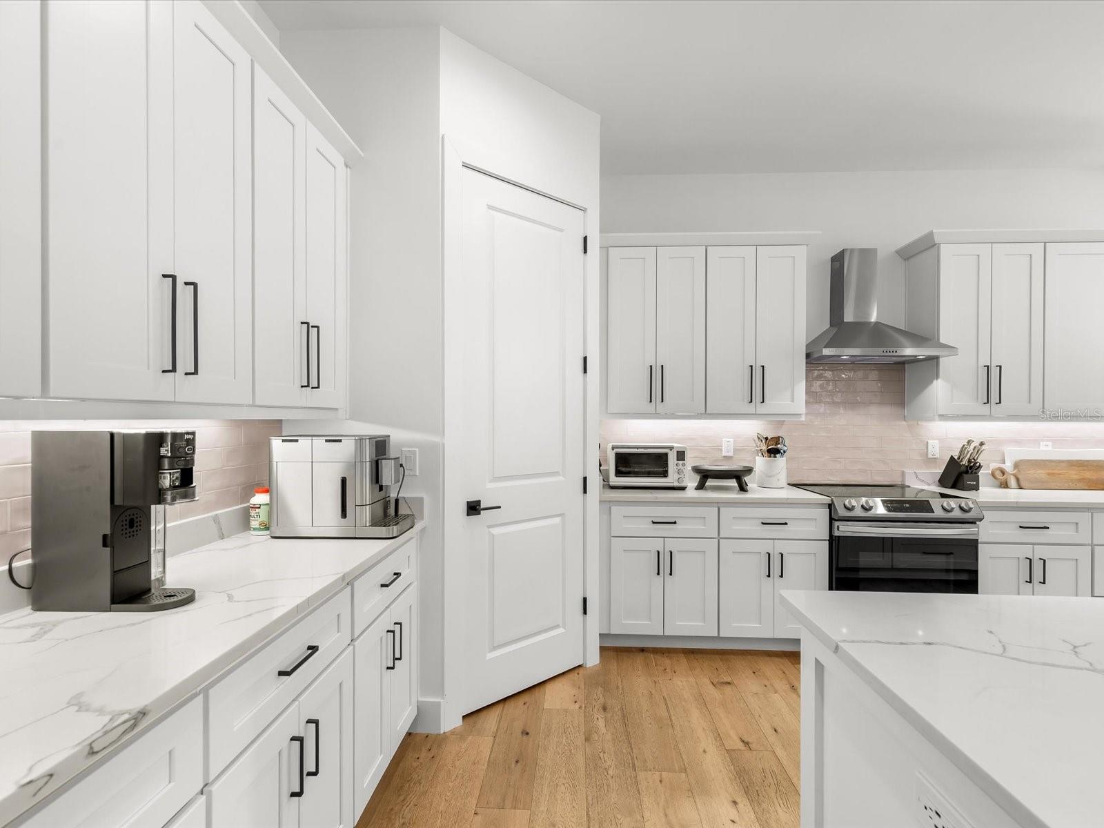 Image 14 of 71 For 3508 Euclid Avenue