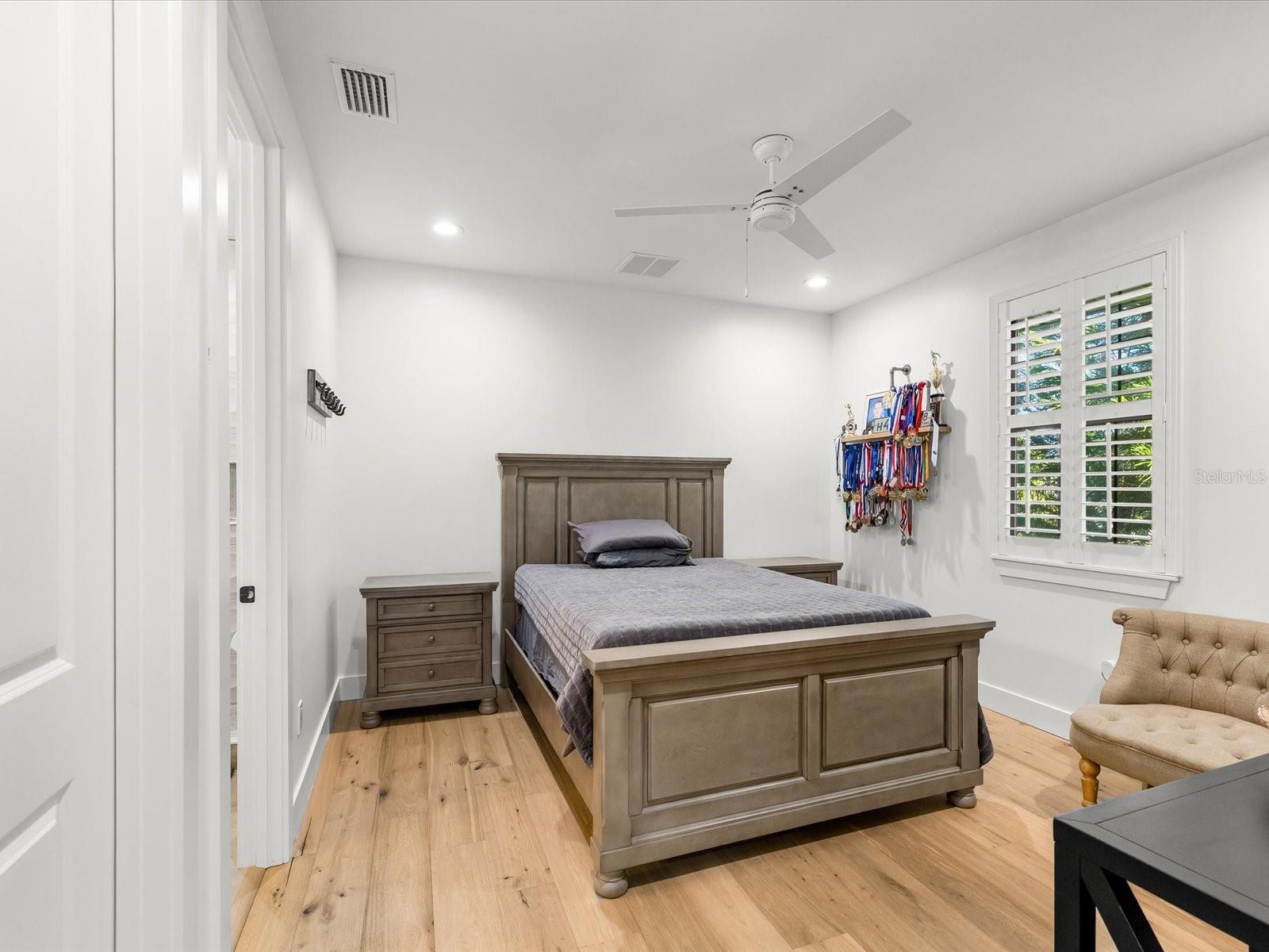 Image 29 of 71 For 3508 Euclid Avenue