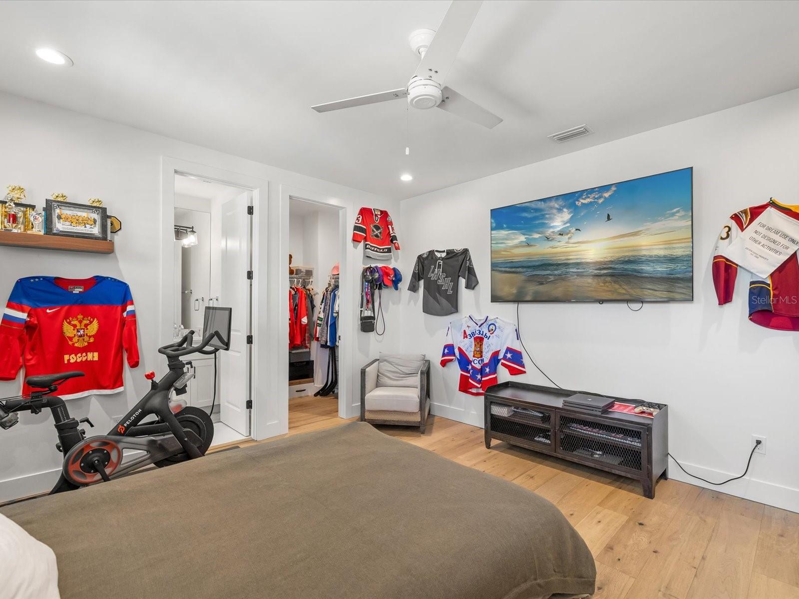 Image 33 of 71 For 3508 Euclid Avenue