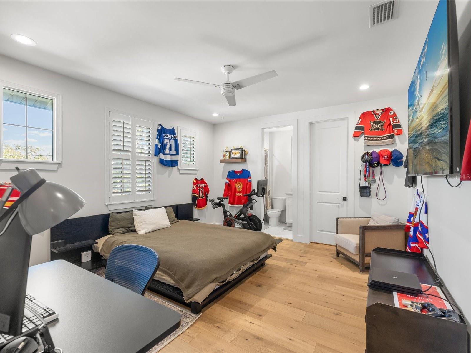 Image 34 of 71 For 3508 Euclid Avenue