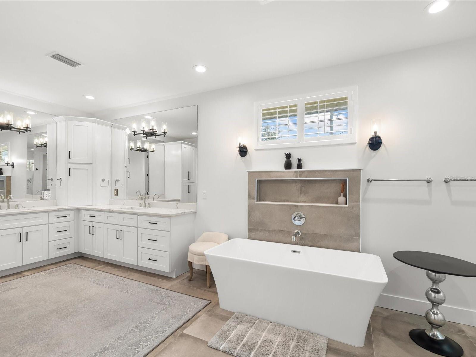 Image 44 of 71 For 3508 Euclid Avenue