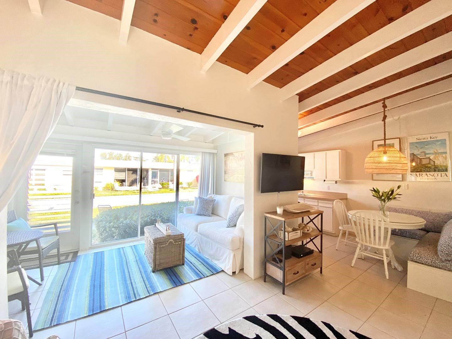 Image 3 of 21 For 6006 Midnight Pass Road 71