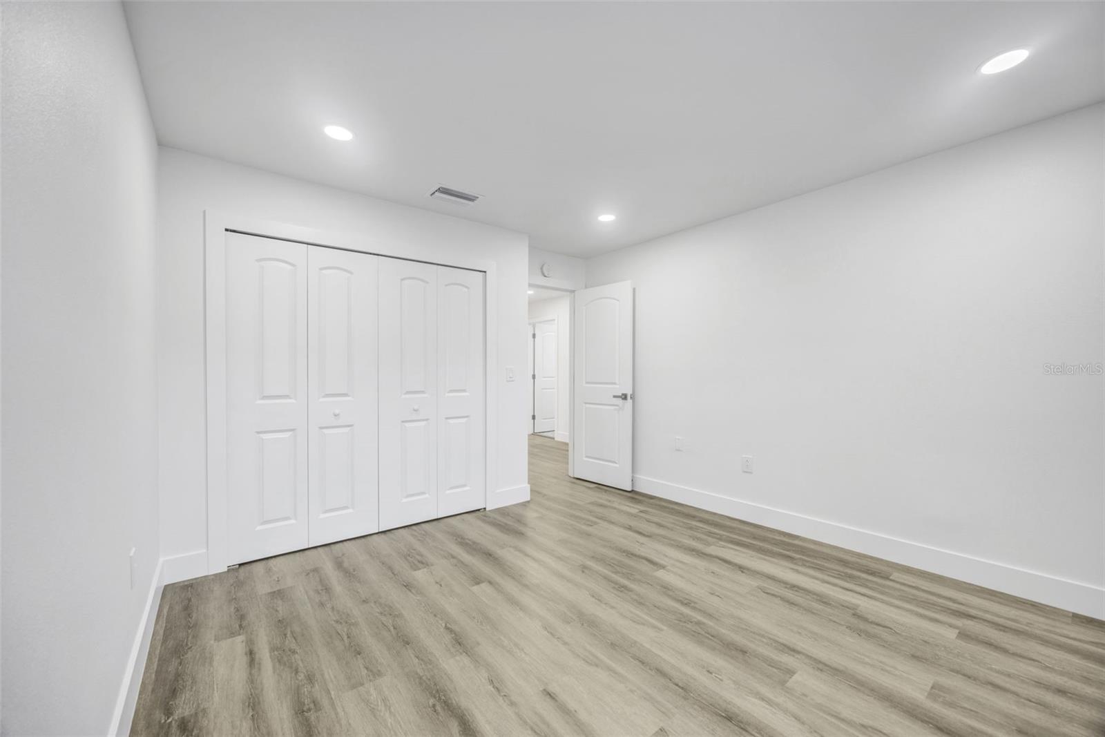 Image 26 of 41 For 11728 Raintree Drive