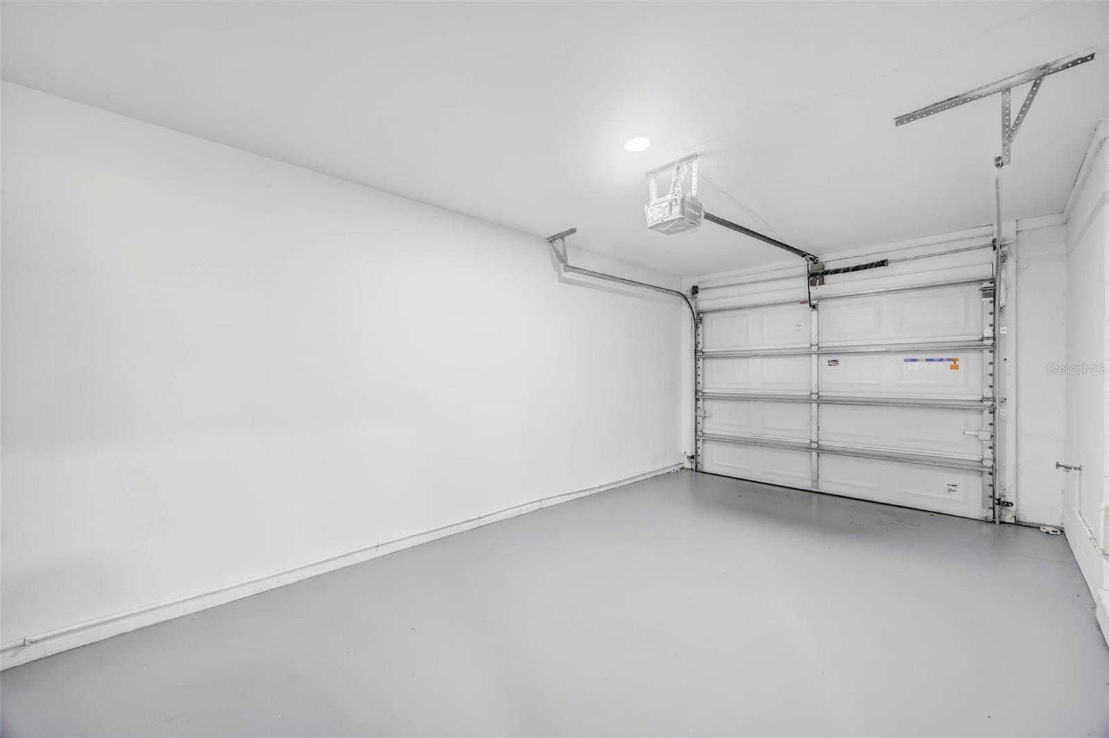 Image 33 of 41 For 11728 Raintree Drive