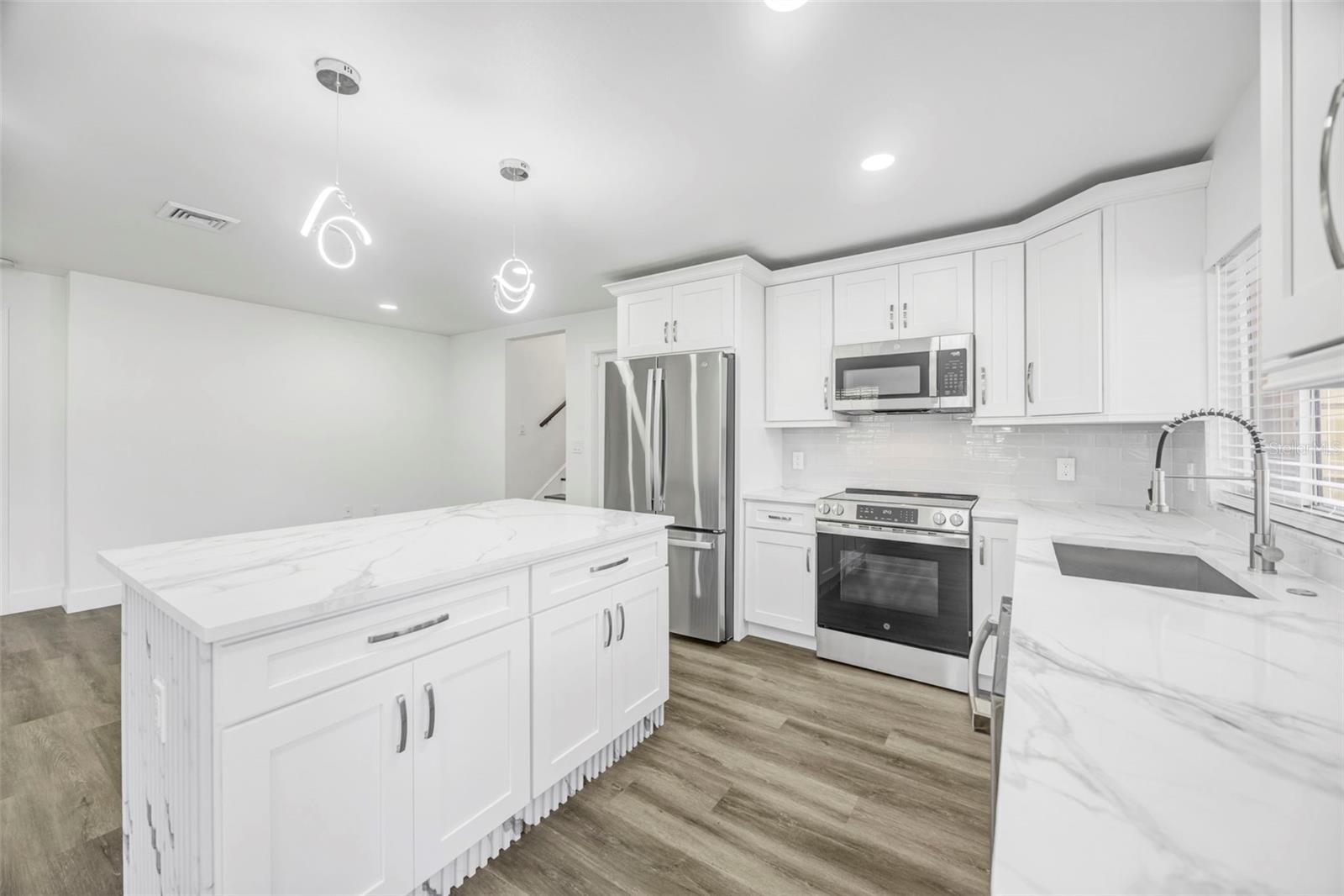 Image 4 of 41 For 11728 Raintree Drive