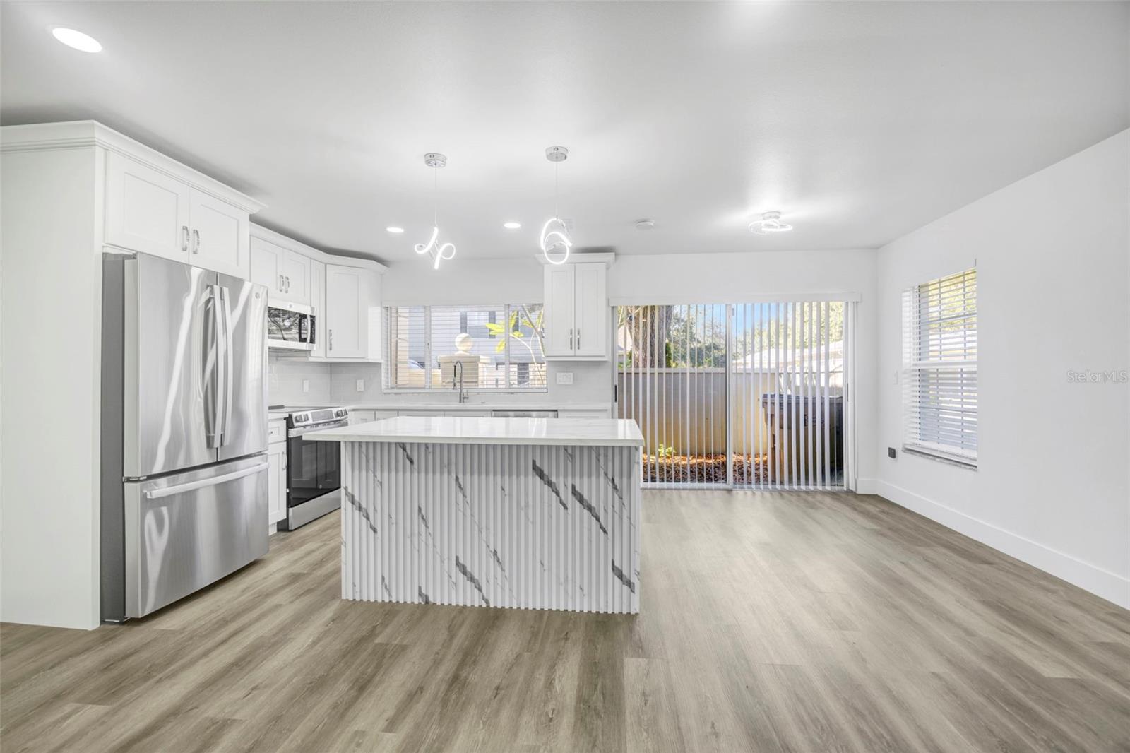 Image 6 of 41 For 11728 Raintree Drive