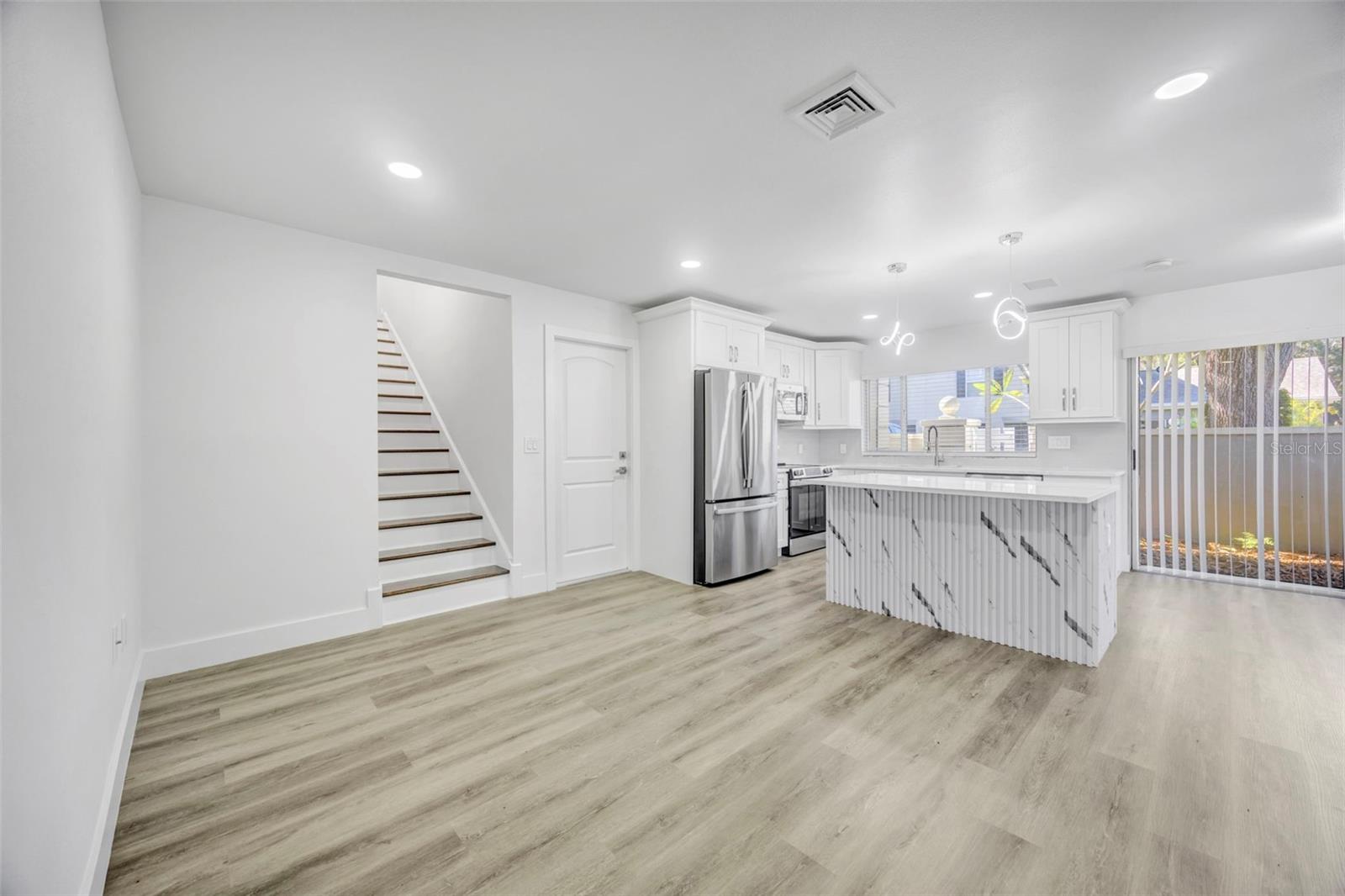 Image 9 of 41 For 11728 Raintree Drive