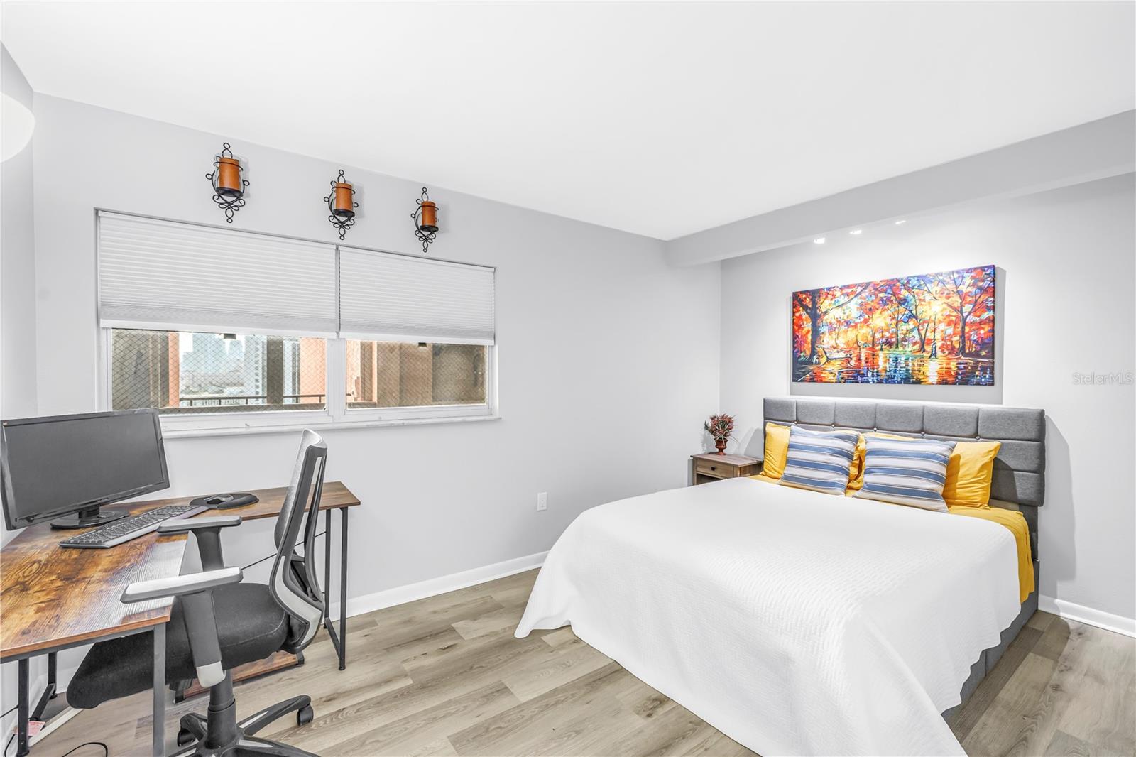 Image 21 of 29 For 1120 Shore Drive Ne 1103