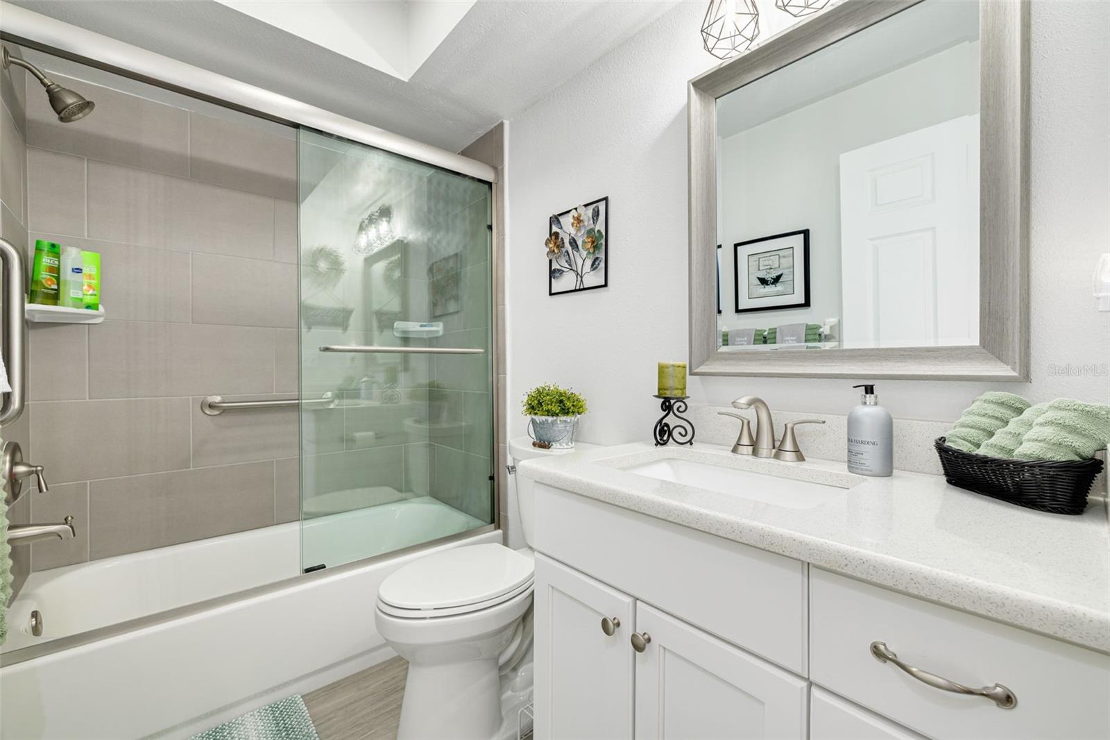 Image 23 of 28 For 4245 Avanti Circle