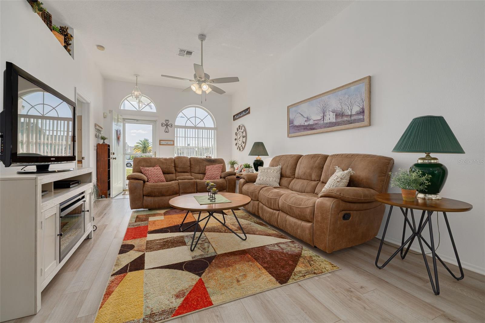 Image 5 of 28 For 4245 Avanti Circle