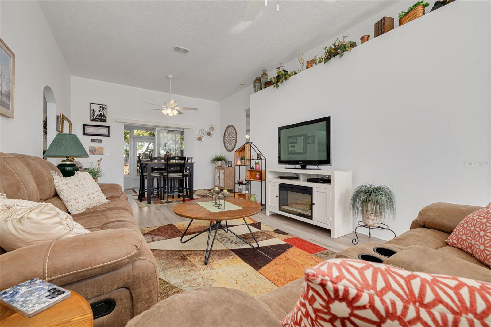 Image 7 of 28 For 4245 Avanti Circle