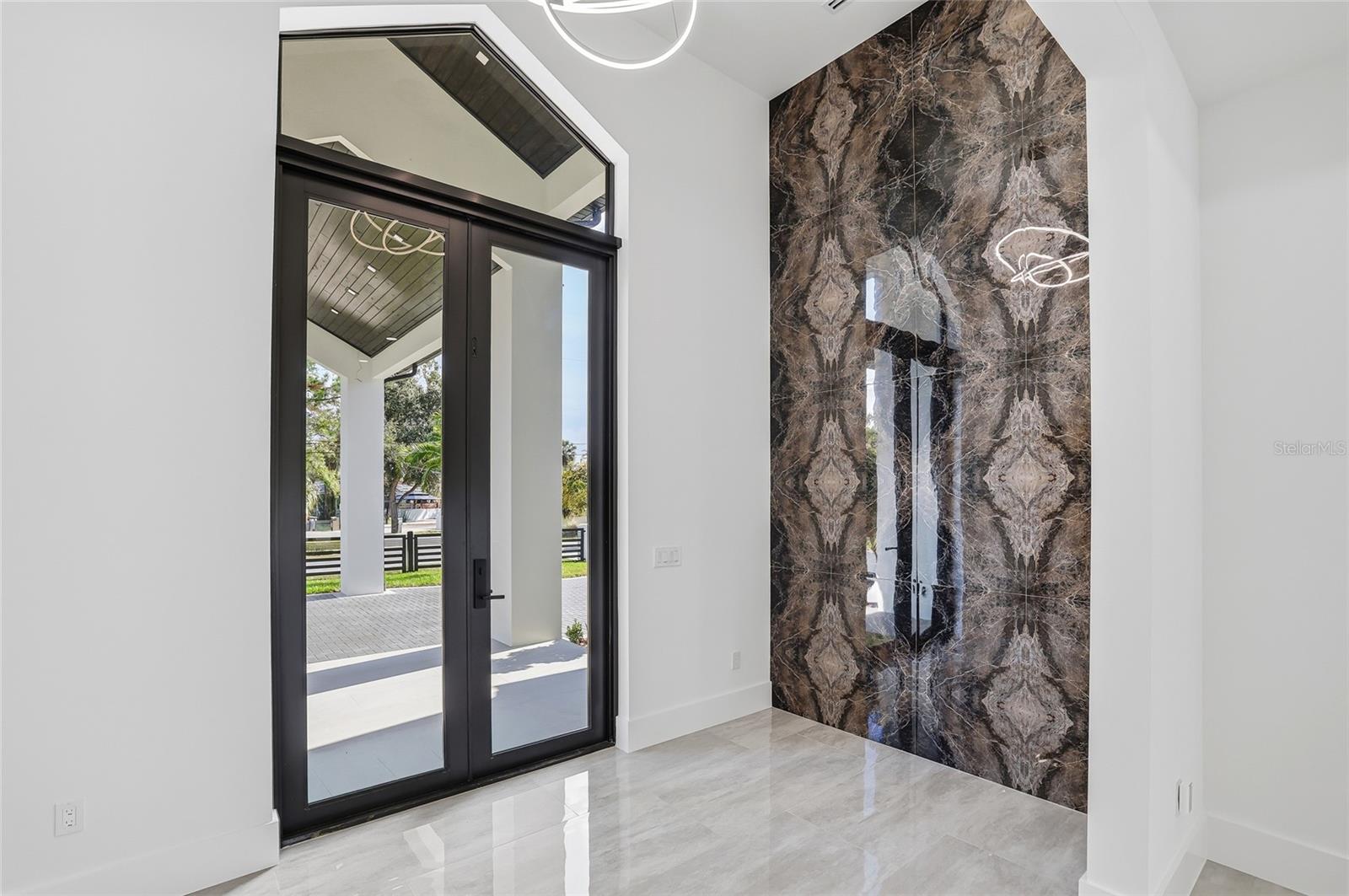 Image 10 of 100 For 6802 Creek Drive