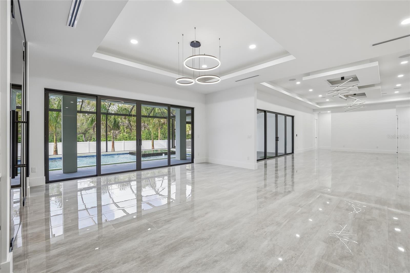 Image 19 of 100 For 6802 Creek Drive