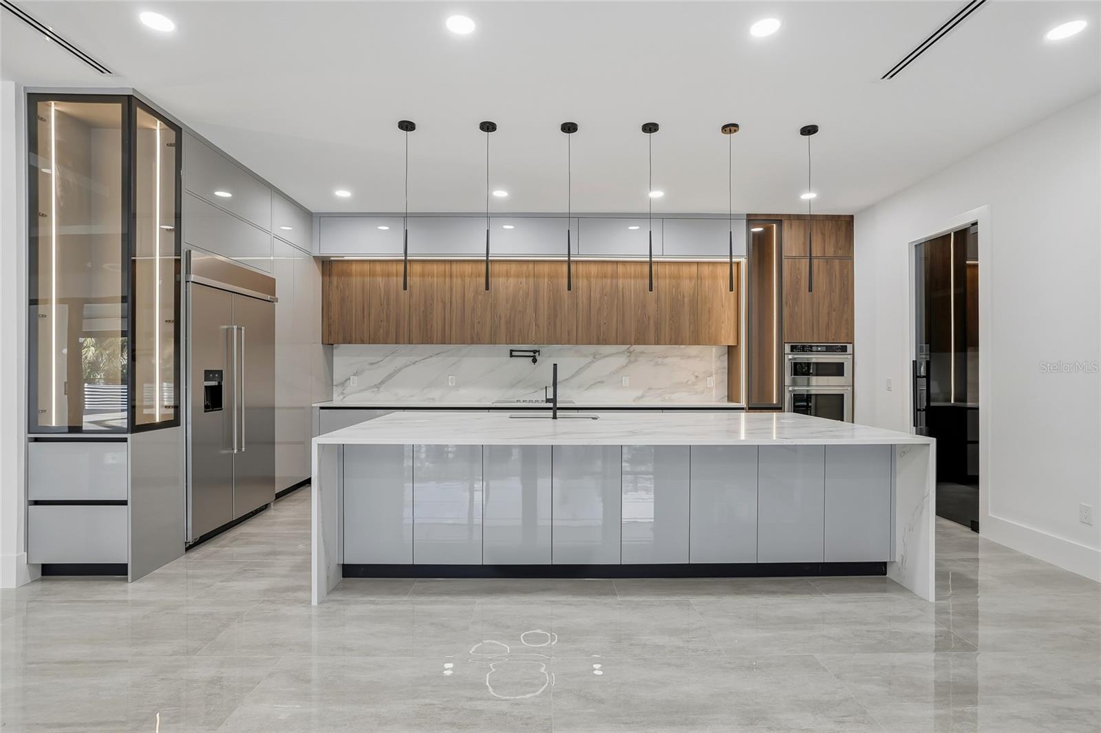 Image 21 of 100 For 6802 Creek Drive