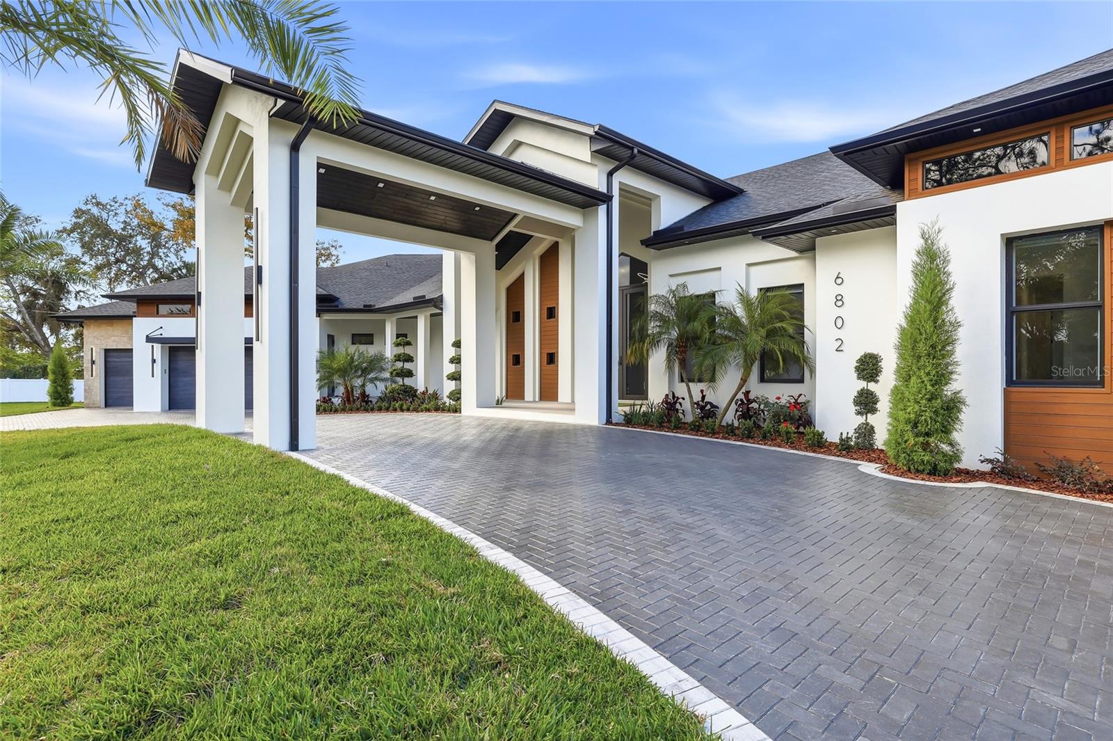 Image 5 of 100 For 6802 Creek Drive