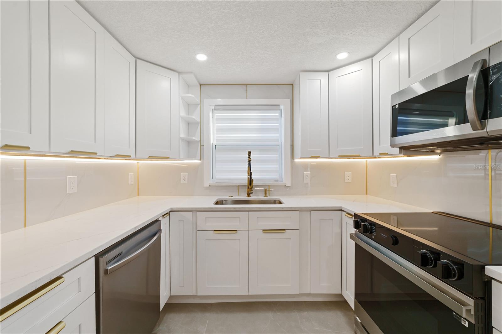 Image 13 of 46 For 1051 Normandy Boulevard