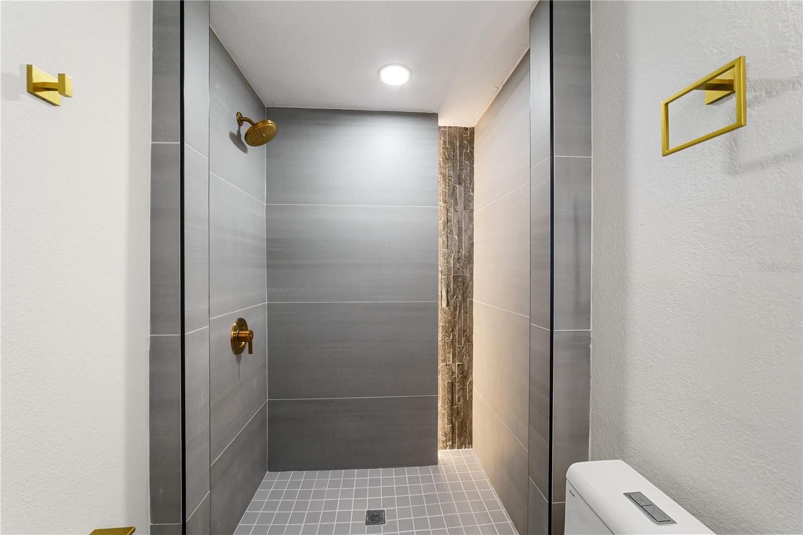 Image 25 of 46 For 1051 Normandy Boulevard