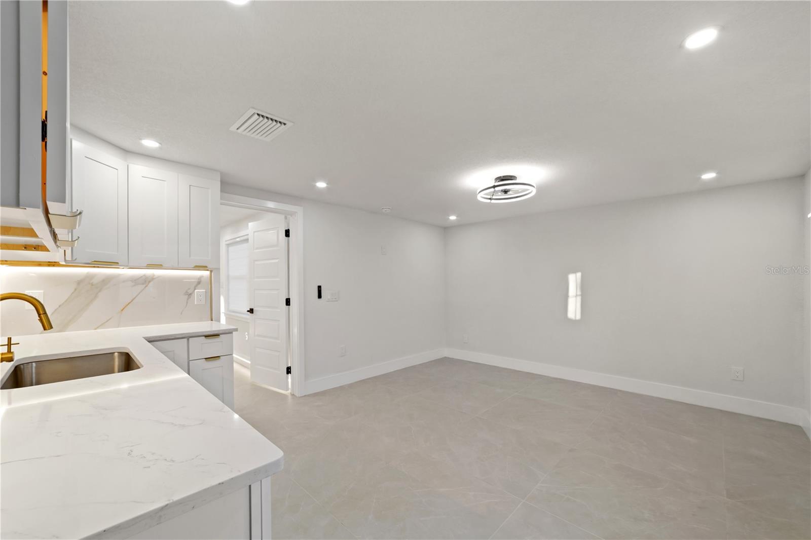 Image 29 of 46 For 1051 Normandy Boulevard