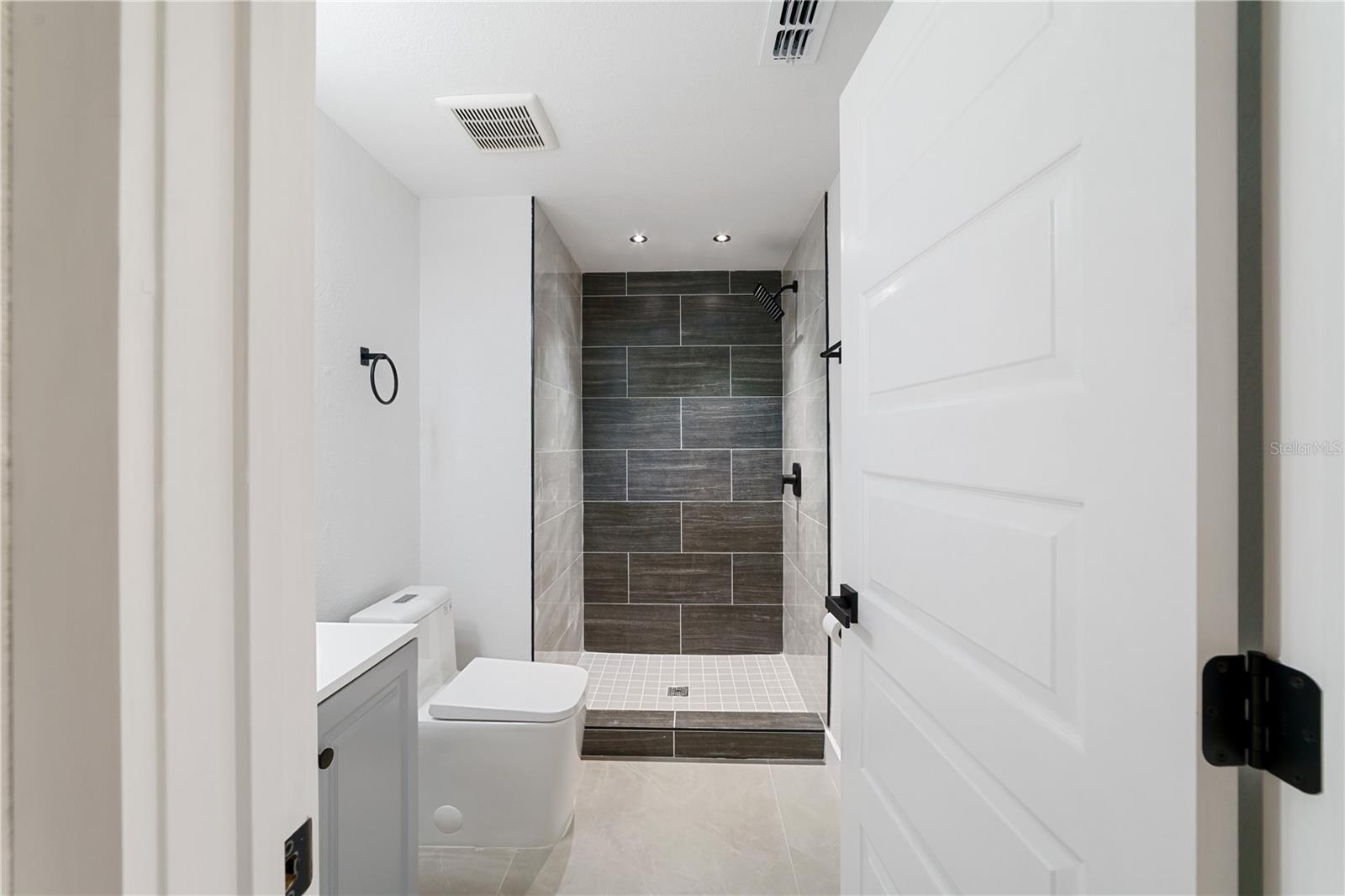 Image 30 of 46 For 1051 Normandy Boulevard