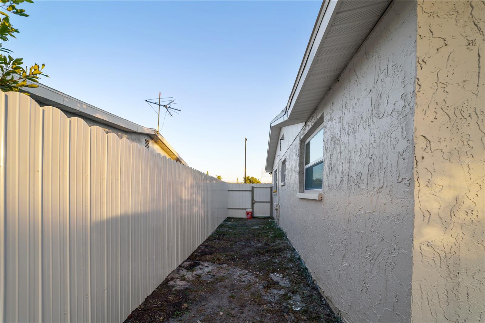 Image 35 of 46 For 1051 Normandy Boulevard