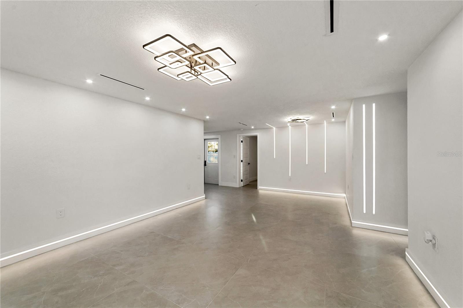 Image 6 of 46 For 1051 Normandy Boulevard