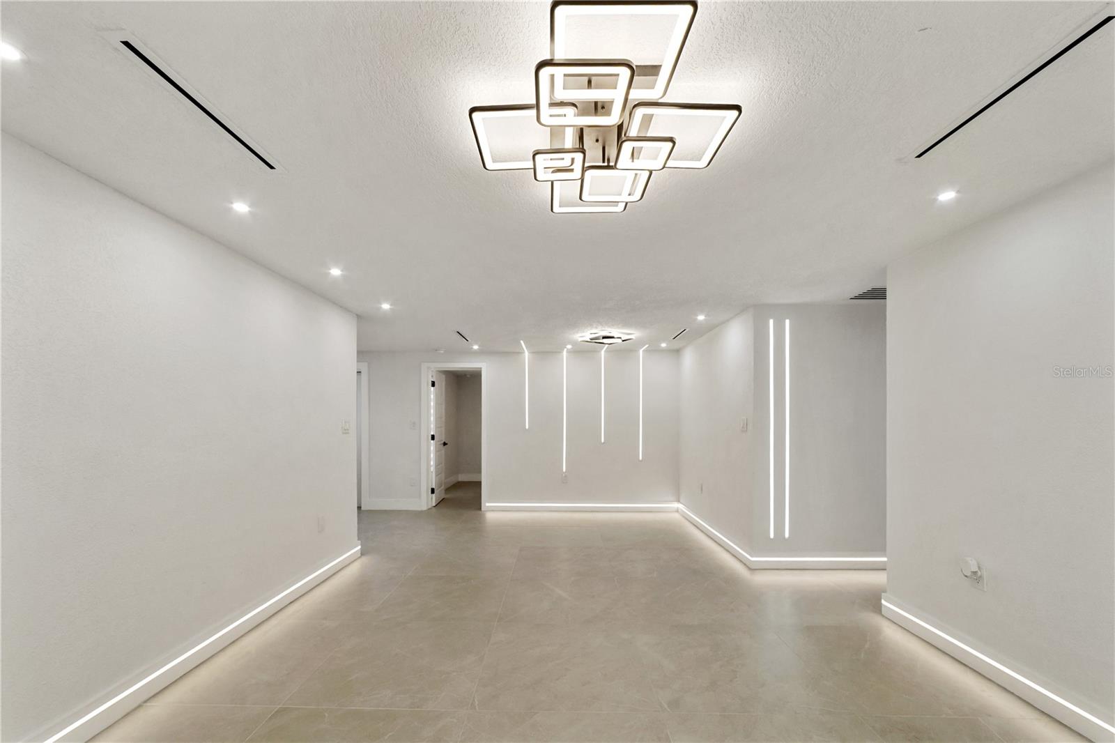 Image 7 of 46 For 1051 Normandy Boulevard