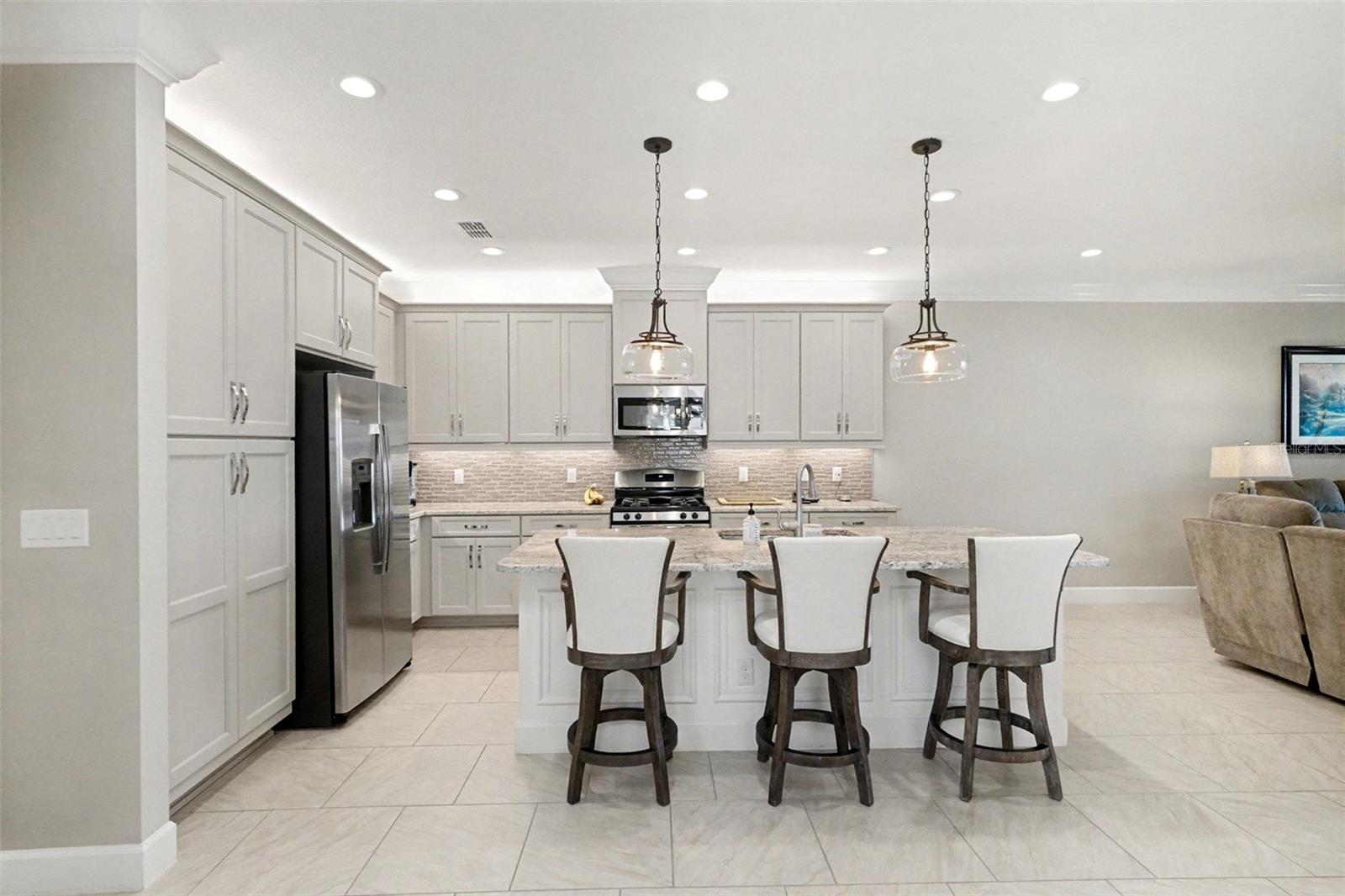 Image 15 of 42 For 4715 Avila Lakes Drive