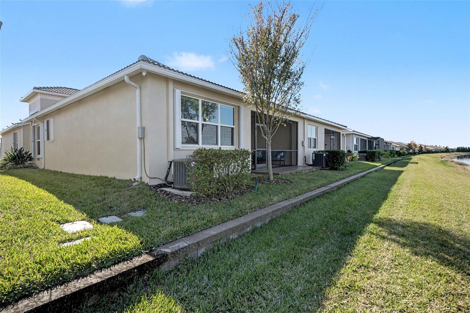 Image 33 of 42 For 4715 Avila Lakes Drive