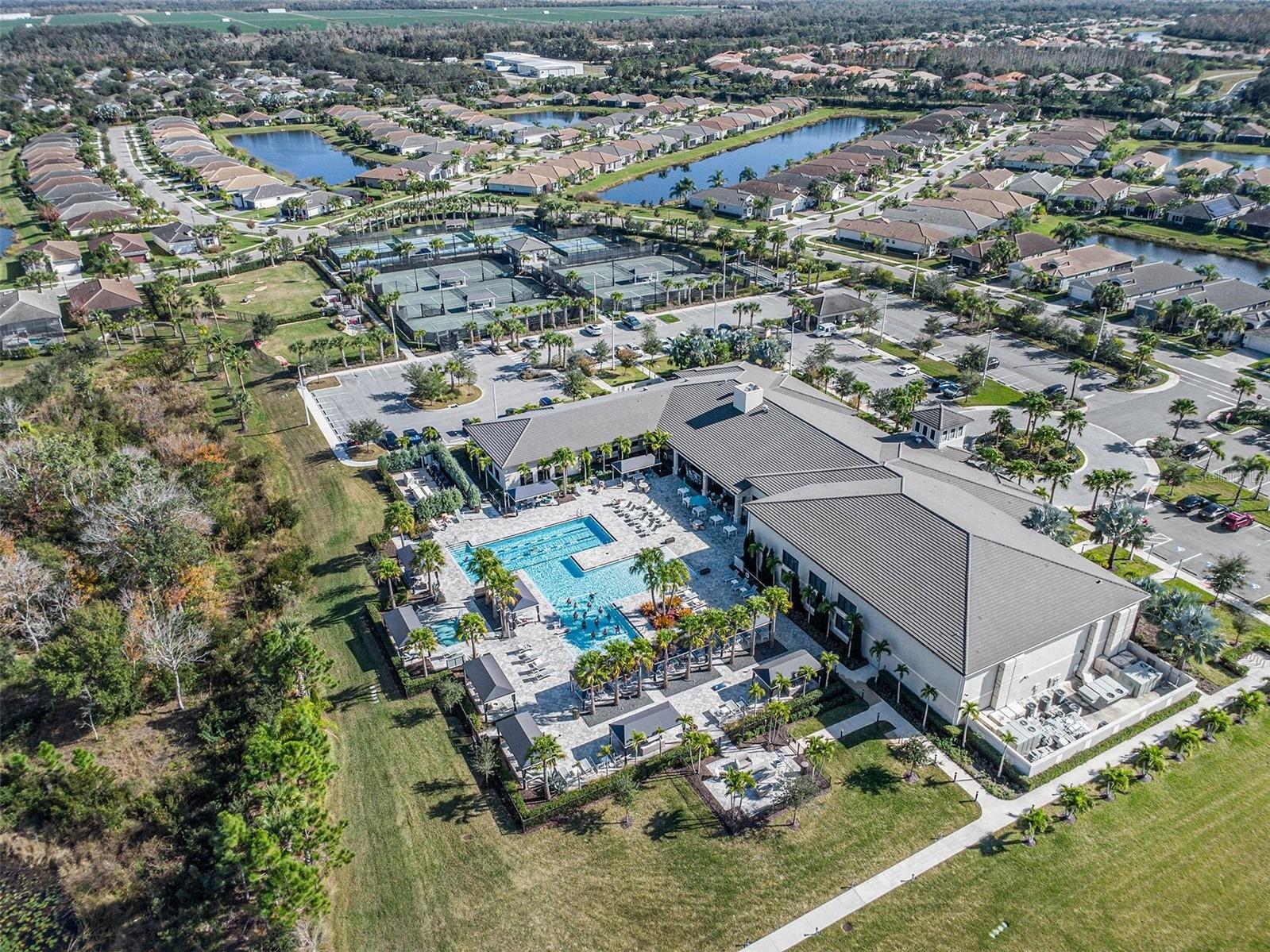 Image 38 of 42 For 4715 Avila Lakes Drive