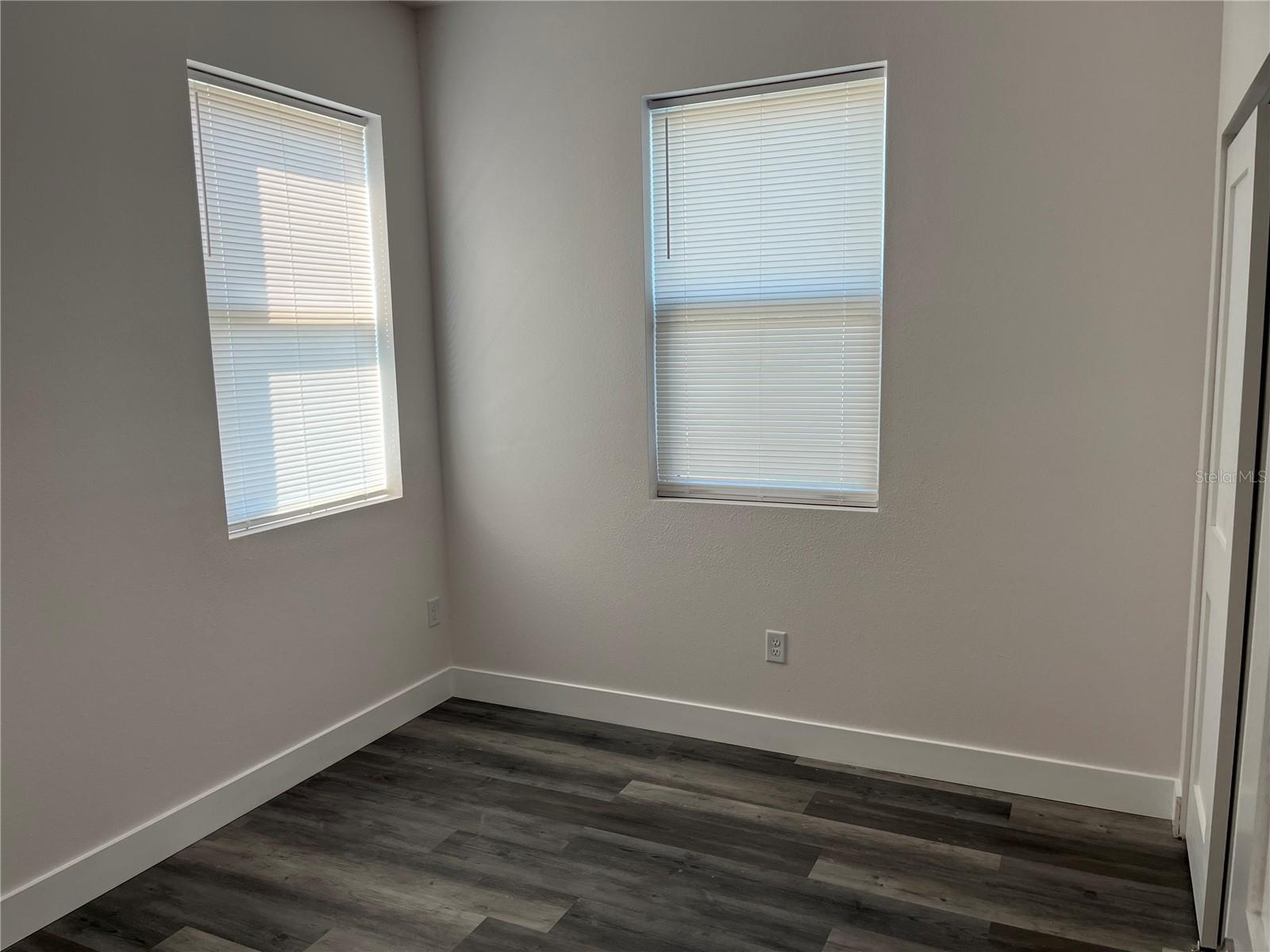 Image 9 of 11 For 2104 Columbus Drive