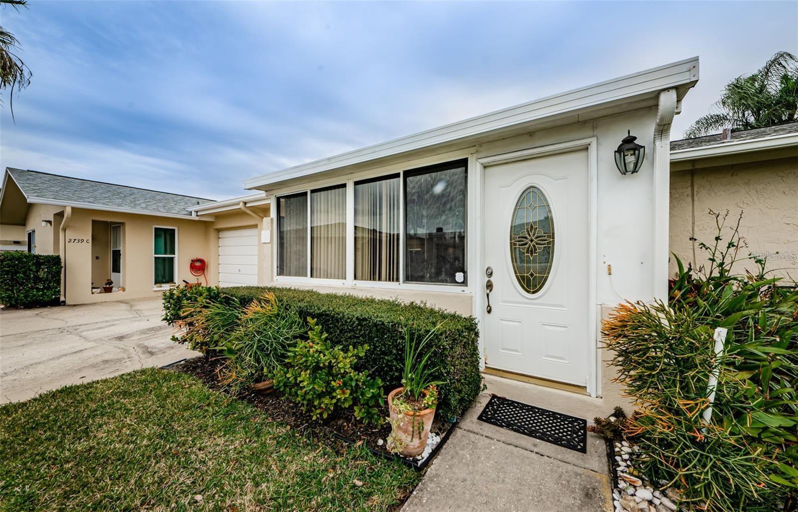 Image 4 of 45 For 2739 Sherbrooke Lane B