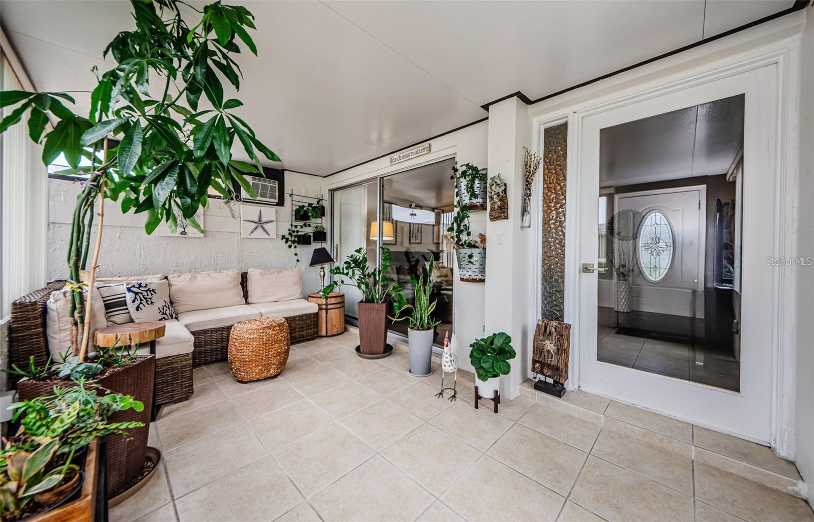 Image 6 of 45 For 2739 Sherbrooke Lane B