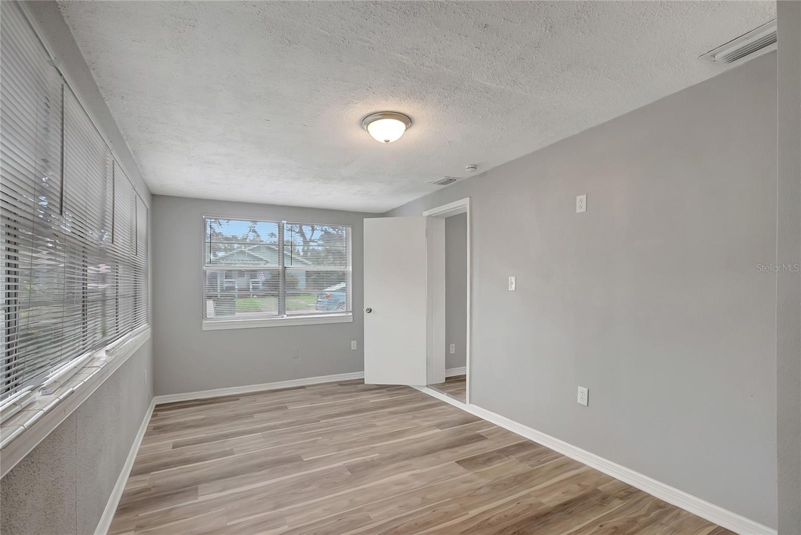 Image 16 of 33 For 8720 Dexter Avenue