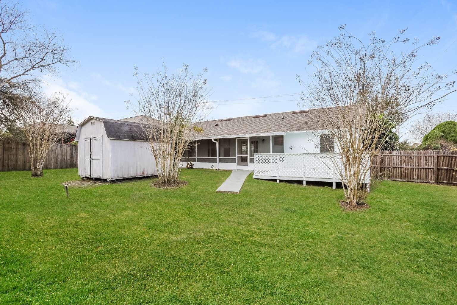 Image 18 of 20 For 884 Fort Smith Boulevard